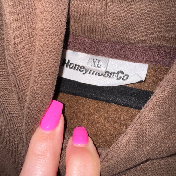 Honeymoon & Co Ariana Grande Hoodie Size XL 🤎 - Picture 6 of 12